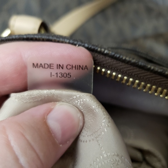 Michael Kors Monogram Brown Convertable - Picture 5 of 8